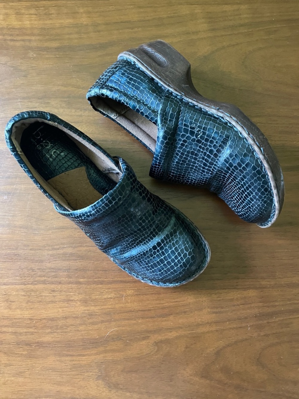Gorgeous and comfortable BOC Slip-On Clogs in Blue 9.5 women’s